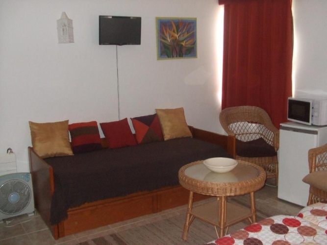 Standard Triple room with city view