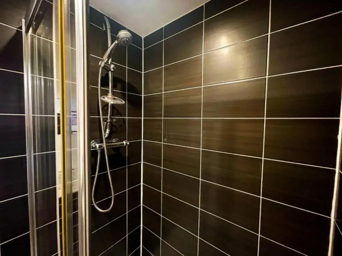 Kelvingrove 2 Bedroom Apartment - Private Parking