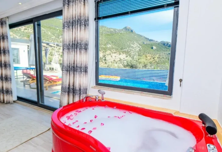 2 Bedrooms Villa