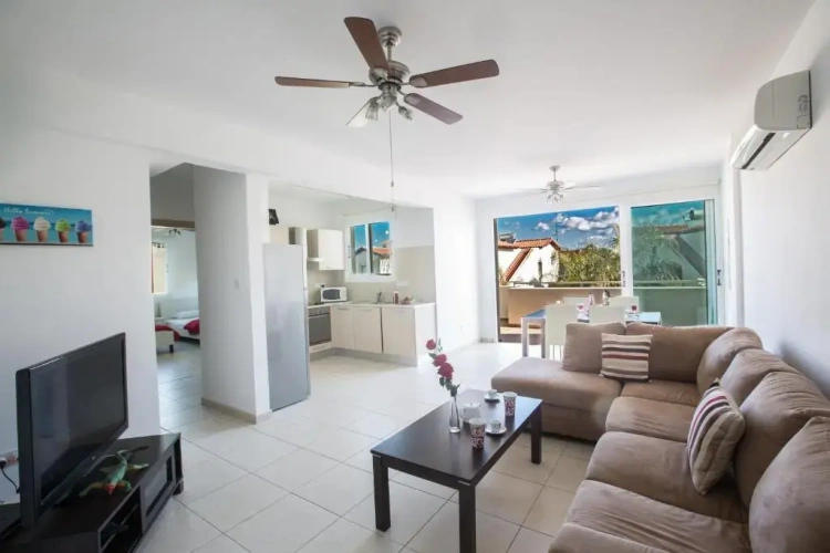 2 Bedrooms Apartment