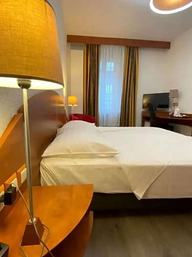 Standard Double room with view
