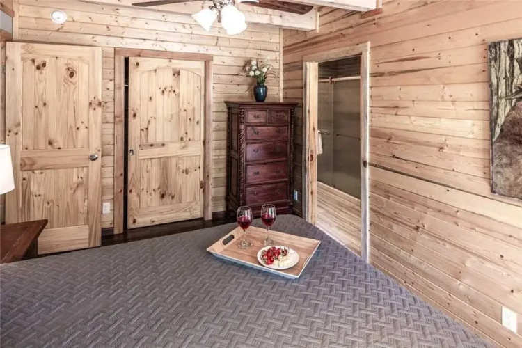 Clearwater Cabin - Three Bedroom Cabin