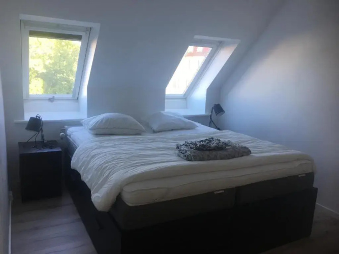 2 BR apartment on walk street
