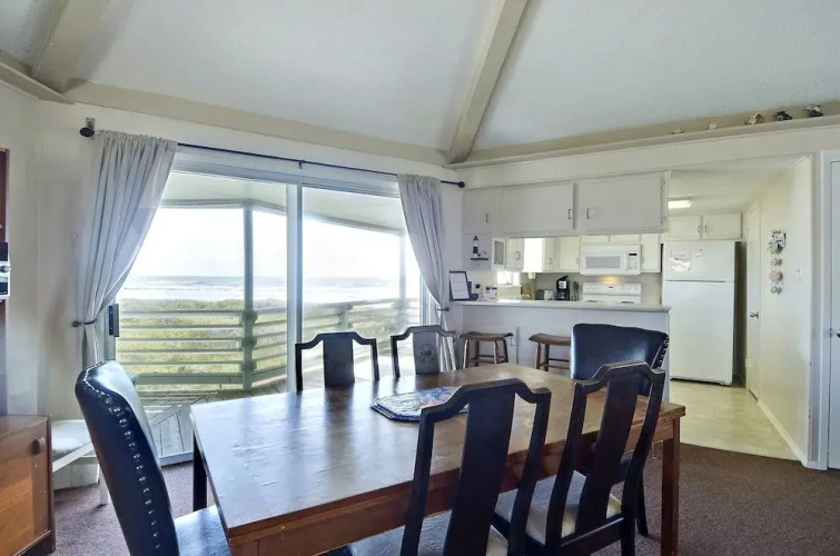 Beachfront Feel BFF 5 Br home by RedAwning