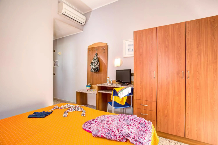 Hotel Tritone
