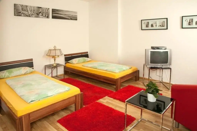 Apollo Apartments