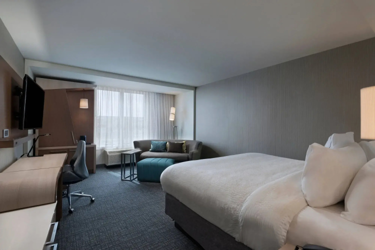 Courtyard by Marriott Jackson Madison
