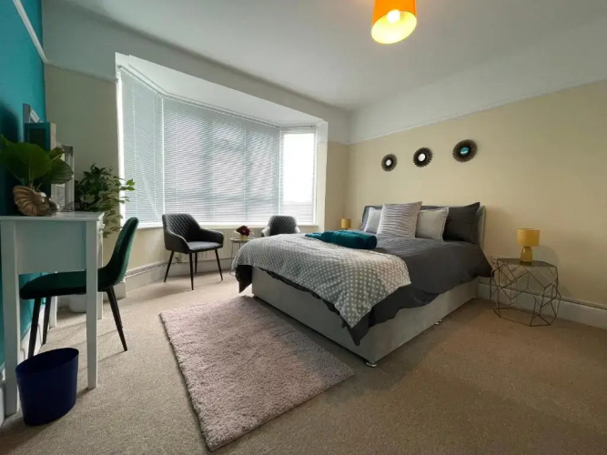 Bournemouth 3 Bedroom - Parking