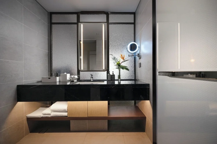 Standard Quadruple room with city view