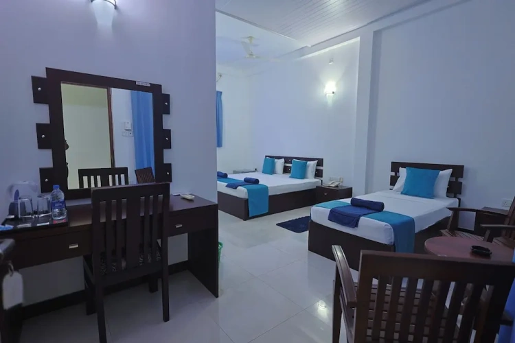 Standard Triple room with balcony