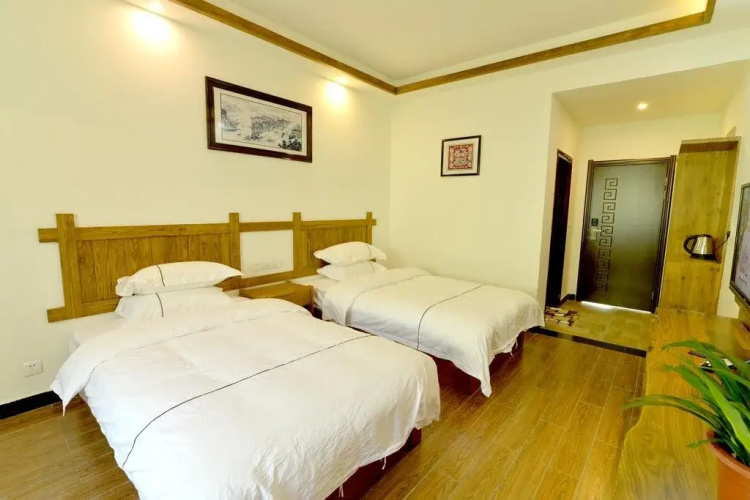 Youshui Impression Inn(芙蓉镇酉水印象客栈)