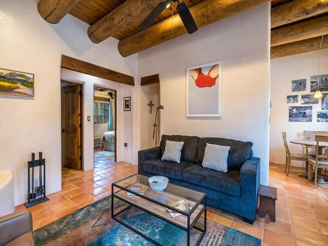 2 Bedrooms Cottage