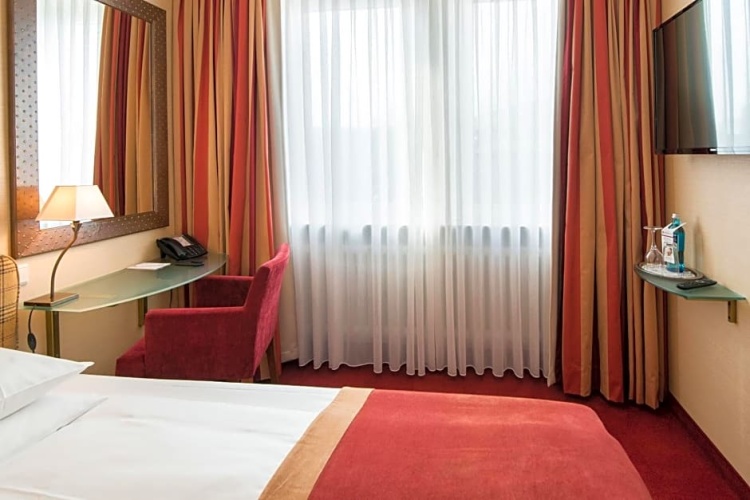 Standard Double room with view