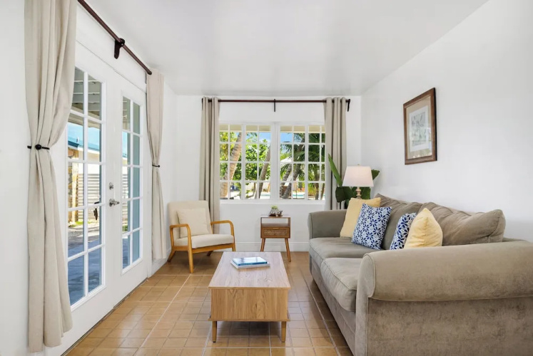 Pelican Beach Hotel