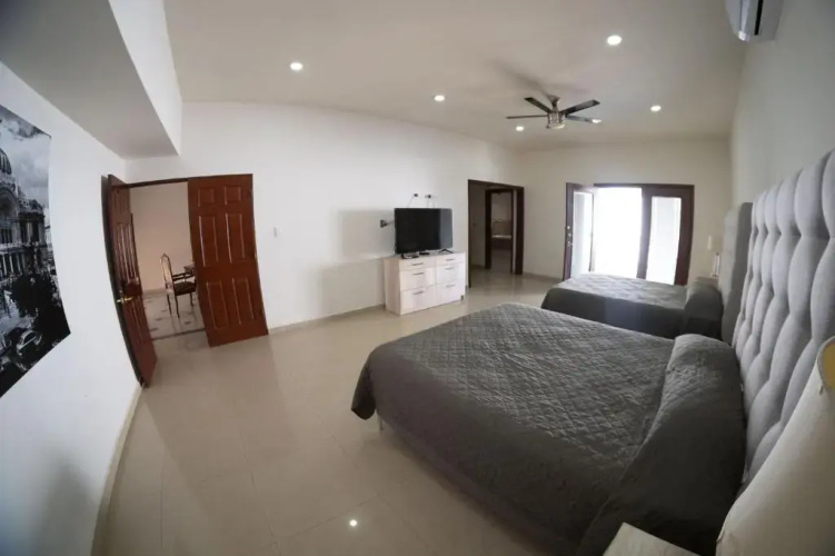17 Residence For 15 People With Pool