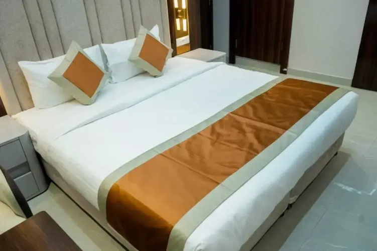 Hotel Evara Inn