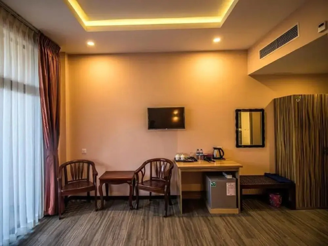 Peach Hotel Inle