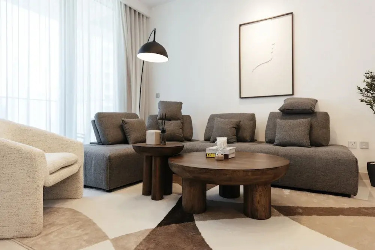 Luxurious Waterfront 1BR with Sea Views