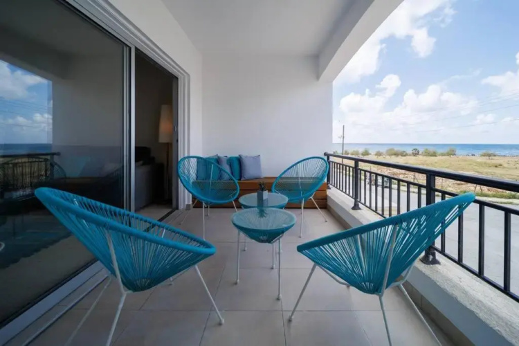 2bed Apartment by the Sea