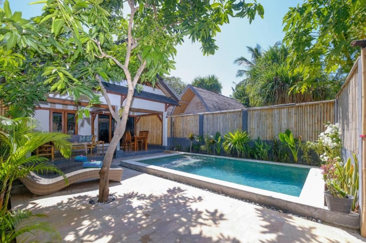 2 Bedrooms Villa
