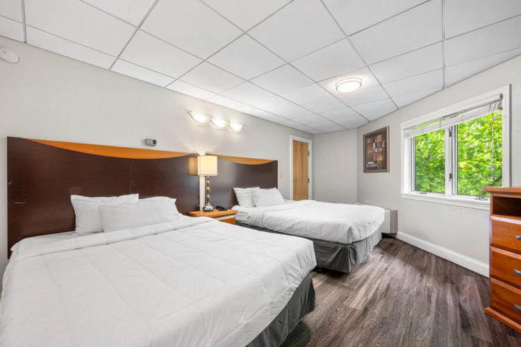 Cedar Park Inn & Whirlpool Suites photo 29