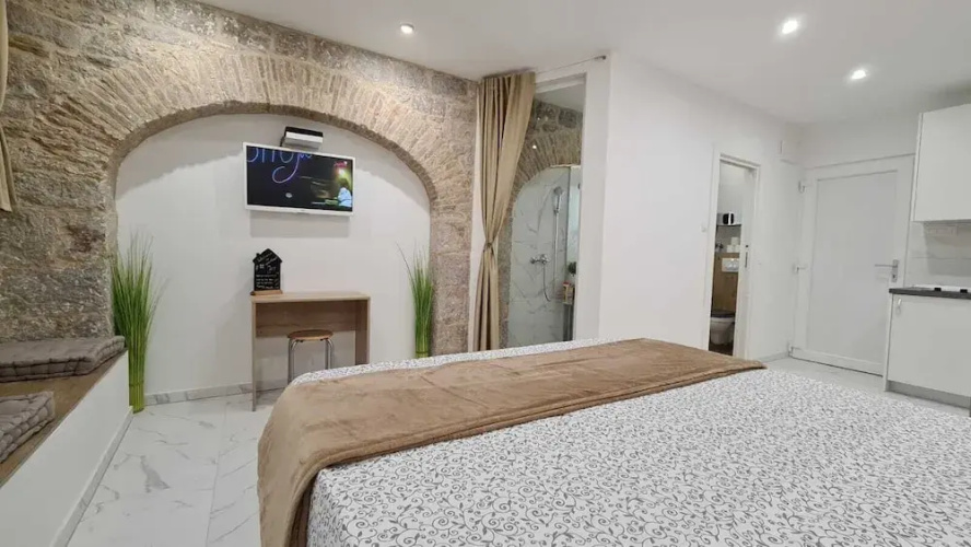 Tales Of Split-100 Meters From The Seafront