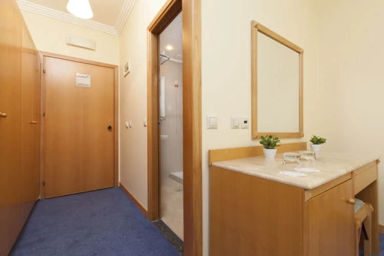 Standard Triple room with balcony