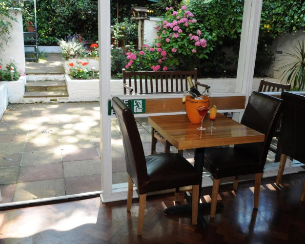 Ellen Kensington photo 15