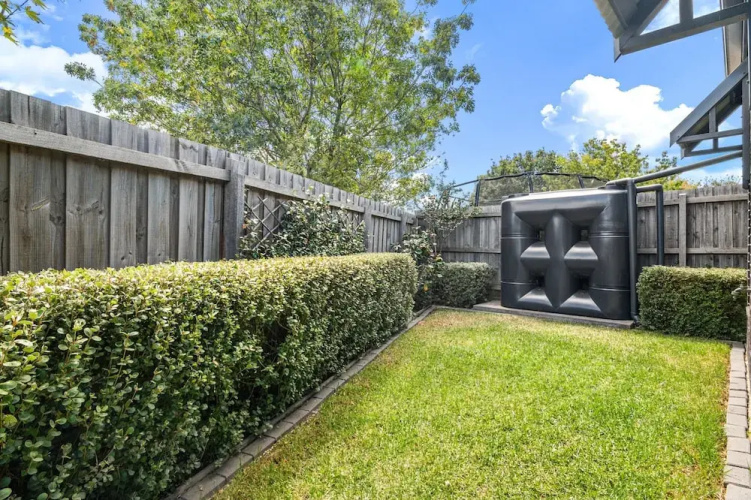 Bright 2-bed Glenroy Home With Courtyard