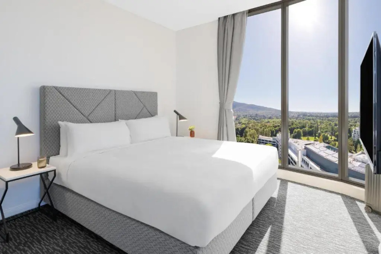Meriton Suites Canberra
