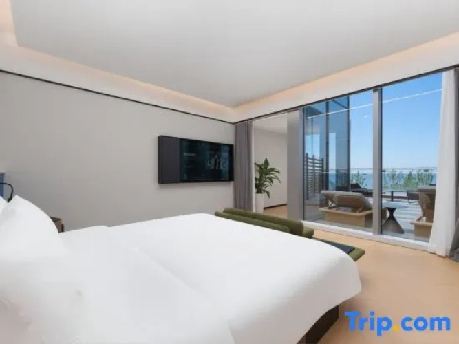 Deluxe Double room with balcony and with sea view
