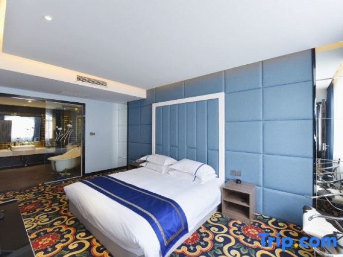 Deluxe Double Suite