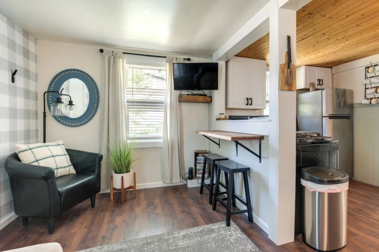 2 Bedrooms Cottage
