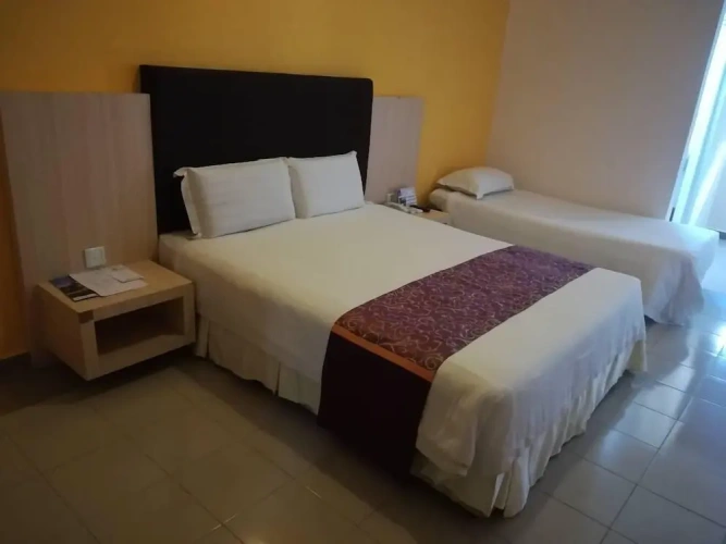 Superior Triple room with city view