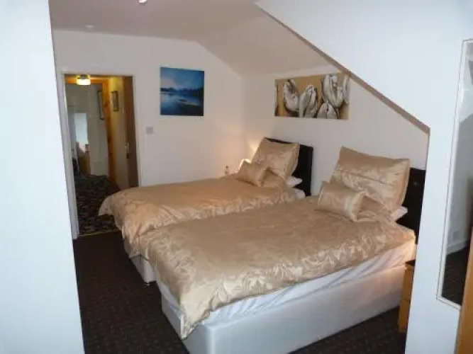 Tighnaligh Holiday Villa Rental LargsOver view