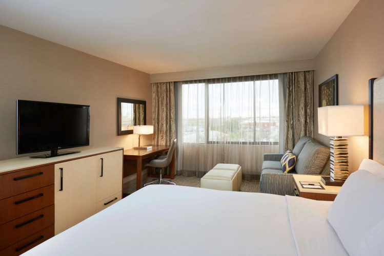 DoubleTree by Hilton Fresno Convention Center