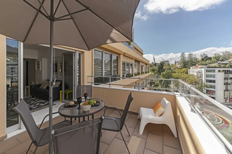2 Bedrooms Apartment with balcony