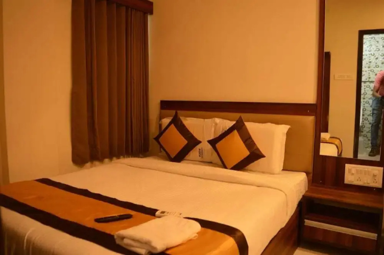 Hotel Plaza Residency