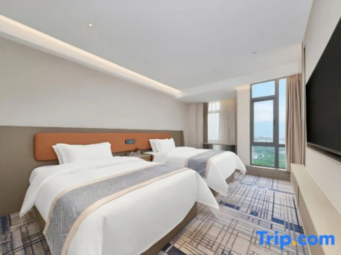 Family Suite with lake view