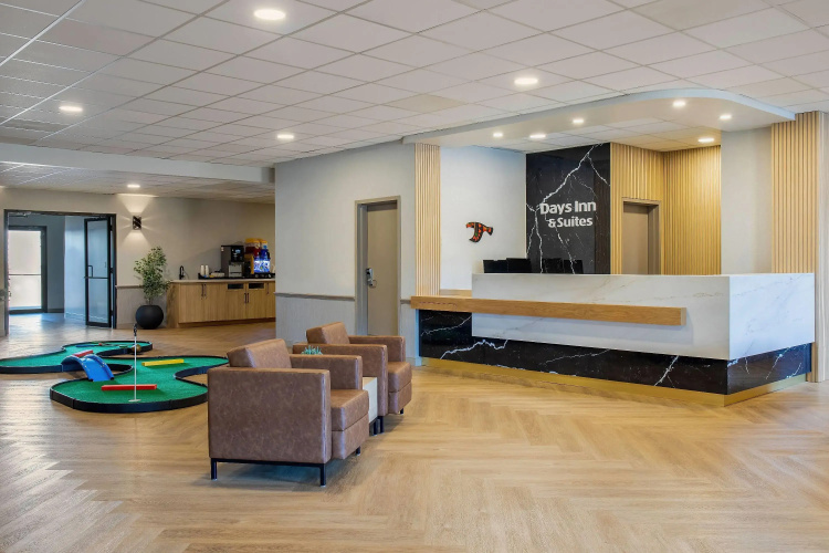 Days Inn & Suites by Wyndham West Edmonton