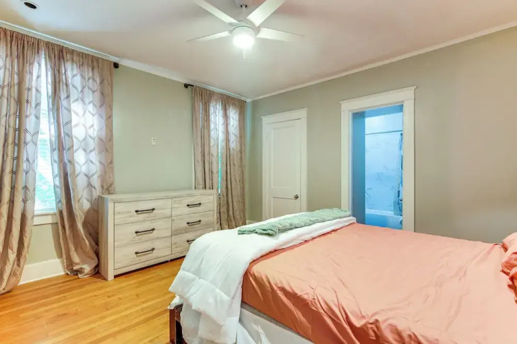 Midtown Duplex 1 Mi to Memphis Zoo & Overton Park!