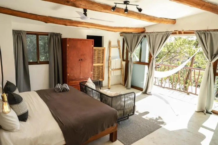 Standard room with balcony