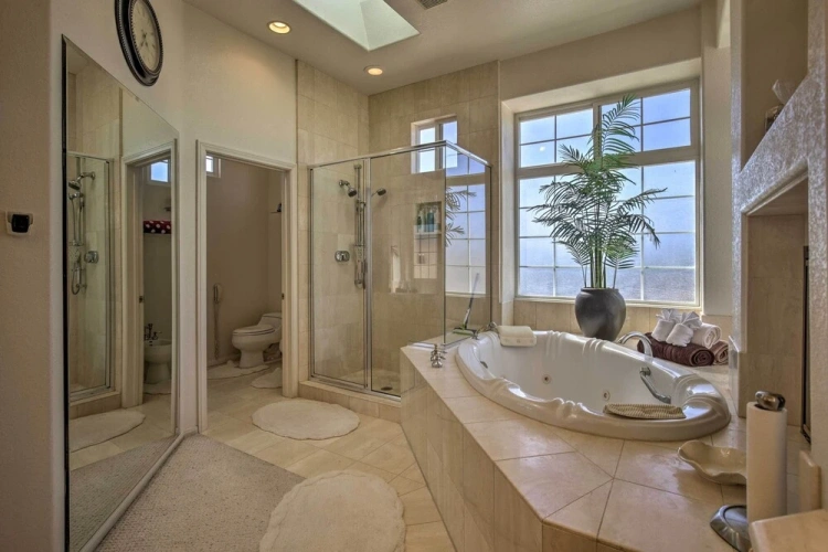 5 Bedrooms Cottage