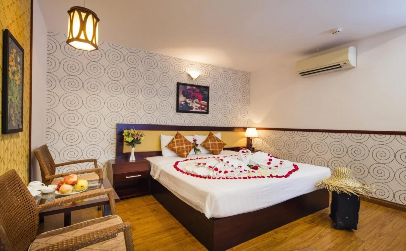 King Town Hotel