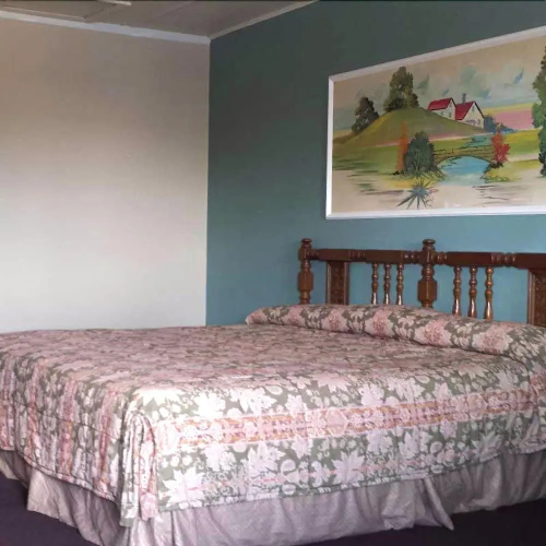 Townsman Motel