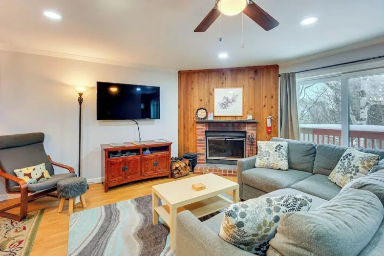 2 Bedrooms Apartment