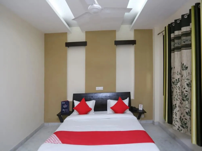 OYO 24323 Lakshmi Residency