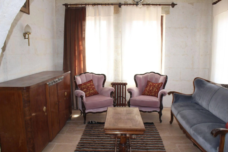 Eagle Cave Inn