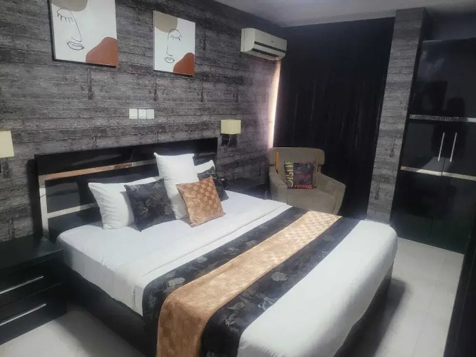 New Land Luxury Hotel