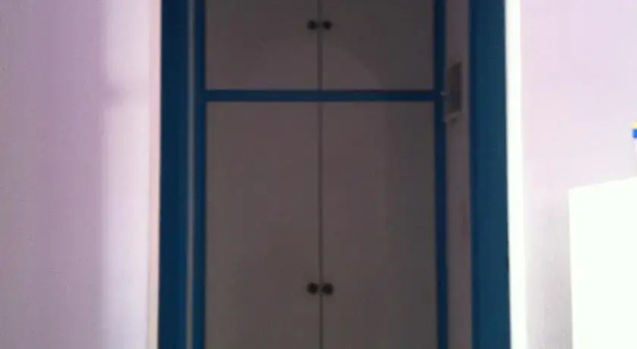 Anna Rooms